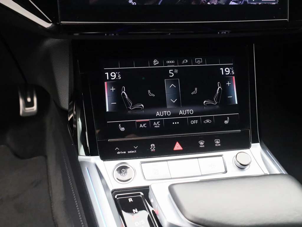 Audi Q8 Sportback e-tron – foto 16