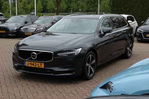 Volvo V90 2.0 D3 Momentum / Trekhaak / Camera / Luchtvering / Leder / 19'' R-design / Navigatie / Virtual Cockpit / Stoelverwarming / DAB / ACC