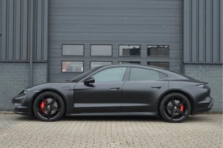 Porsche Taycan – thumbnail 1
