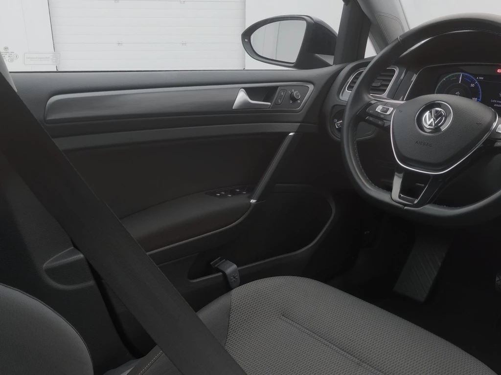 Volkswagen e-Golf – foto 27