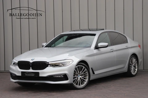 BMW 5 Serie 520i High Executive Aut8 | 184PK | Panoramadak | Sfeerverlichting | Comfortstoelen + Memory | Vol leder | Zonnenschermen | Camera | 2018.