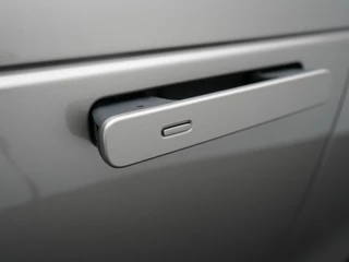 Land Rover Range Rover Velar – thumbnail 25