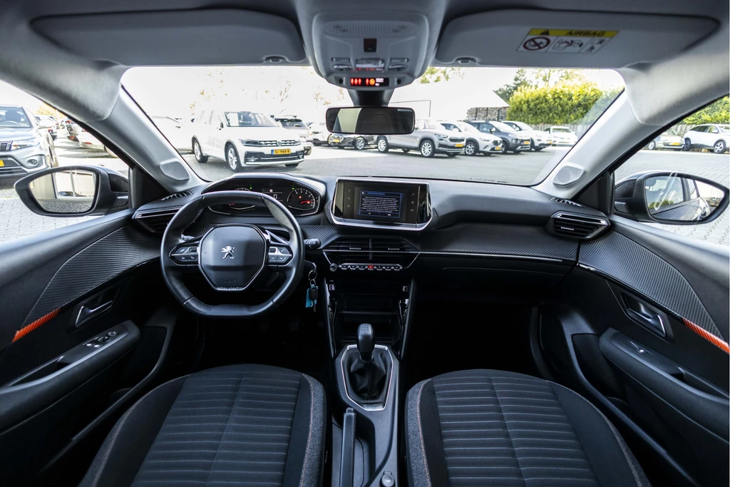 Peugeot 208 – foto 11