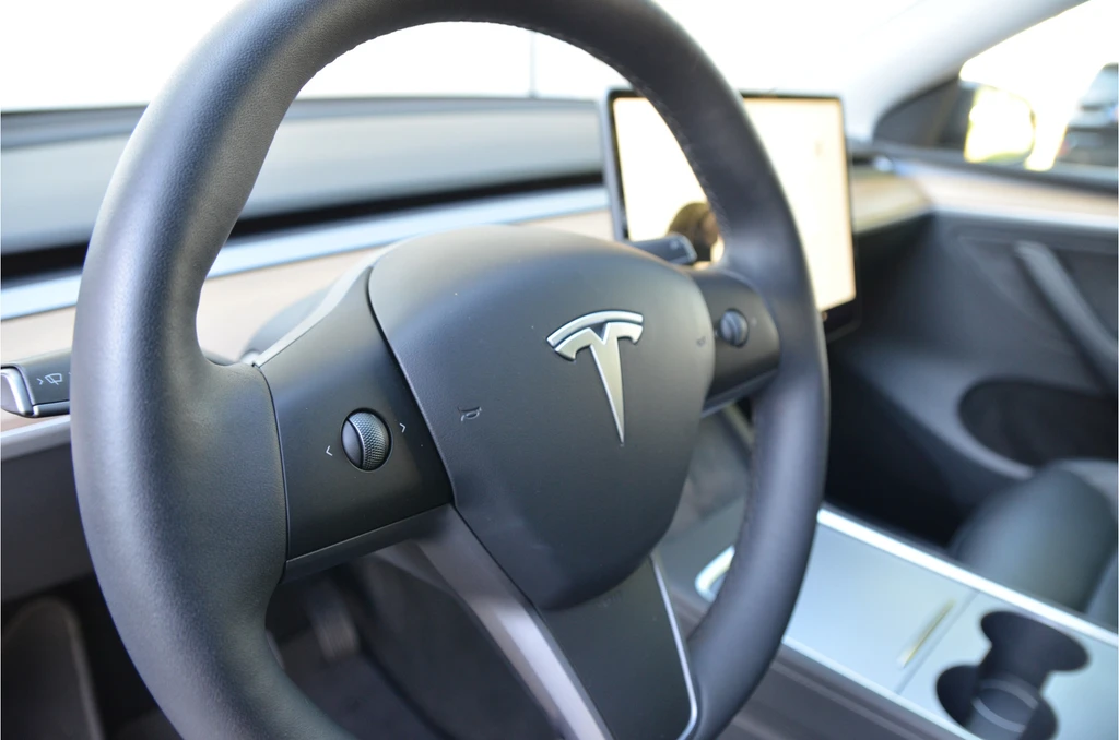 Tesla Model Y – foto 16