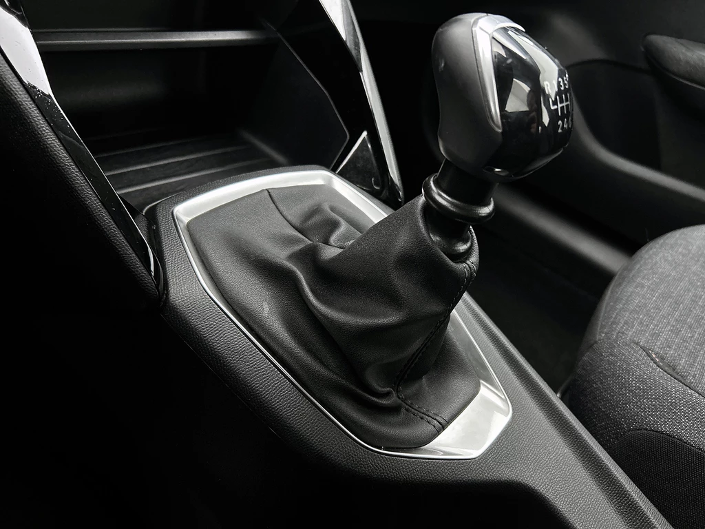 Peugeot 208 – foto 12