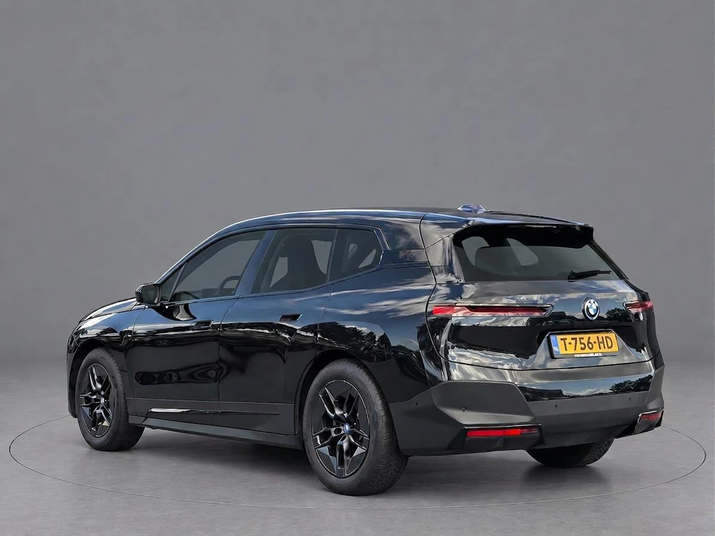 BMW iX – foto 2
