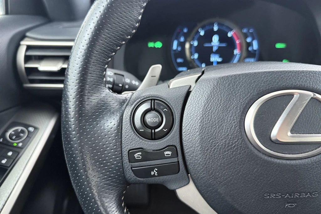 Lexus IS – foto 35