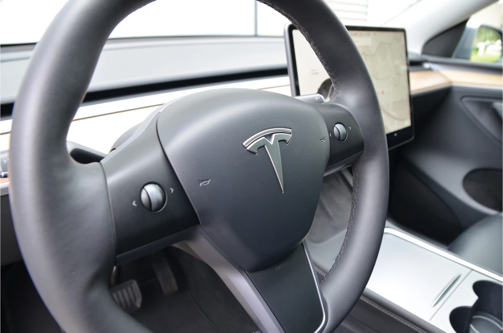 Tesla Model Y – foto 16