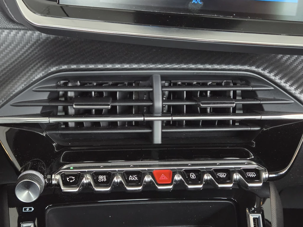 Peugeot 208 – foto 31