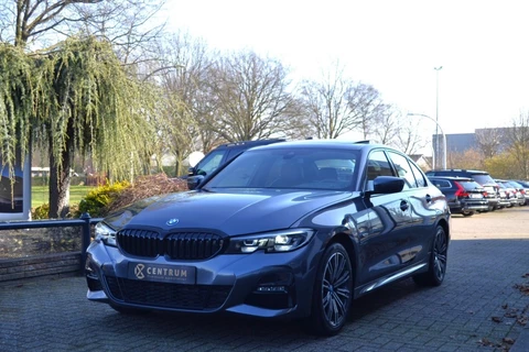 BMW 3 Serie 320e M-Sport / Pano / Keyless