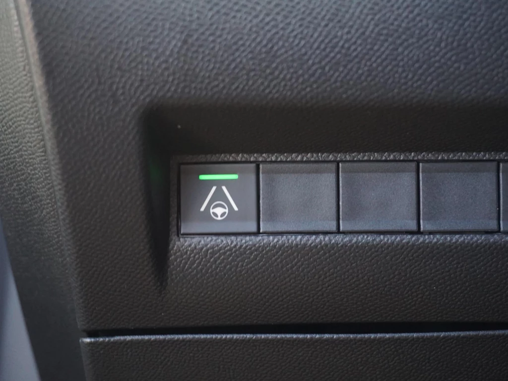 Peugeot e-2008 – foto 16