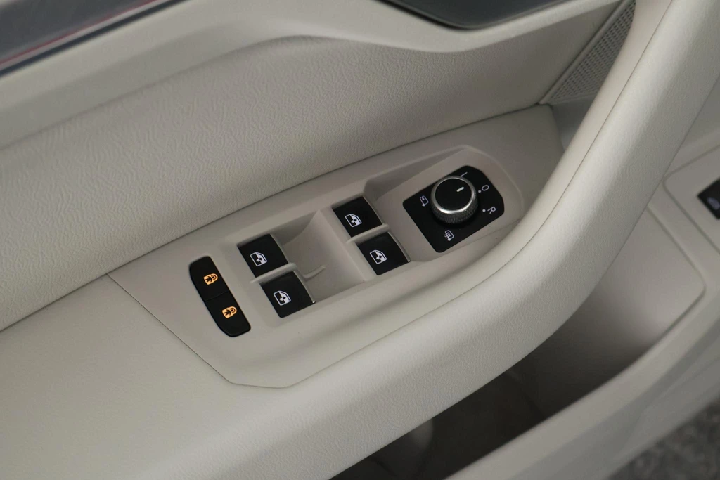 Volkswagen Touareg – foto 17