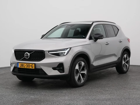 Volvo XC40 2.0 B3 Ultimate Bright | PANO | 360° | H&K | KEYLESS | STOEL- EN STUURVERW.