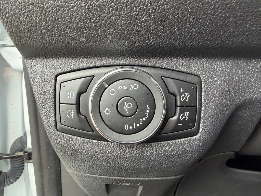 Ford Transit Courier – foto 24