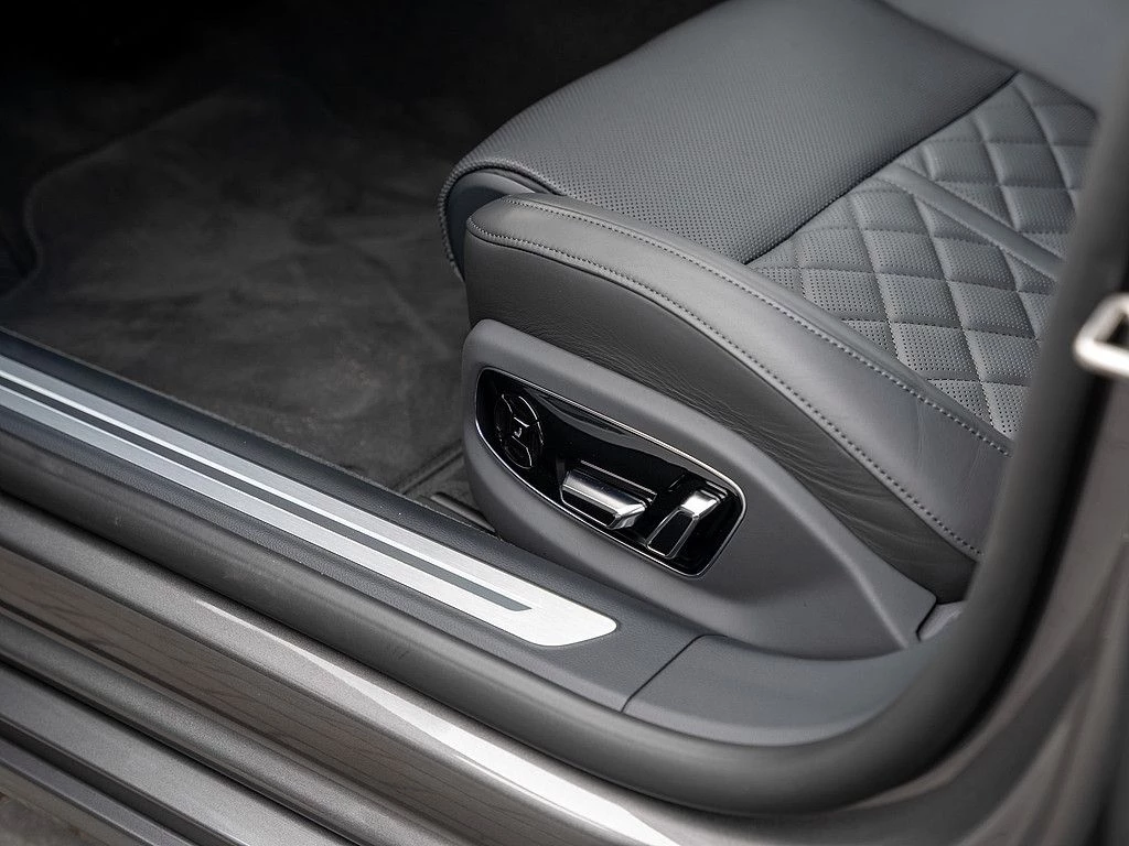 Audi A8 – foto 13