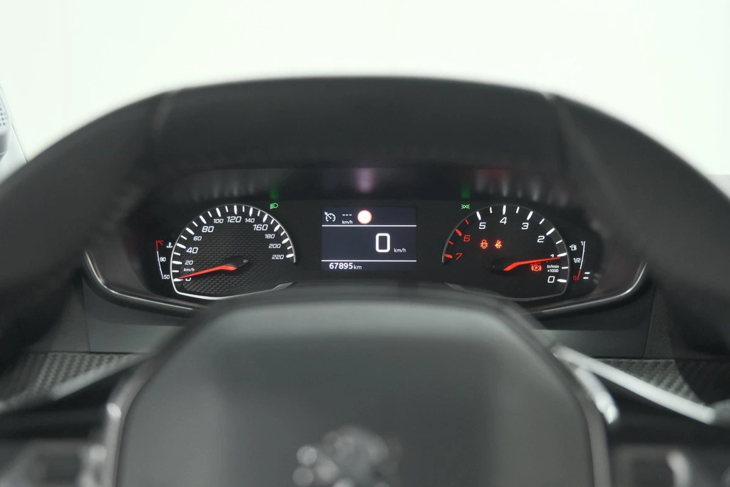 Peugeot 208 – foto 43