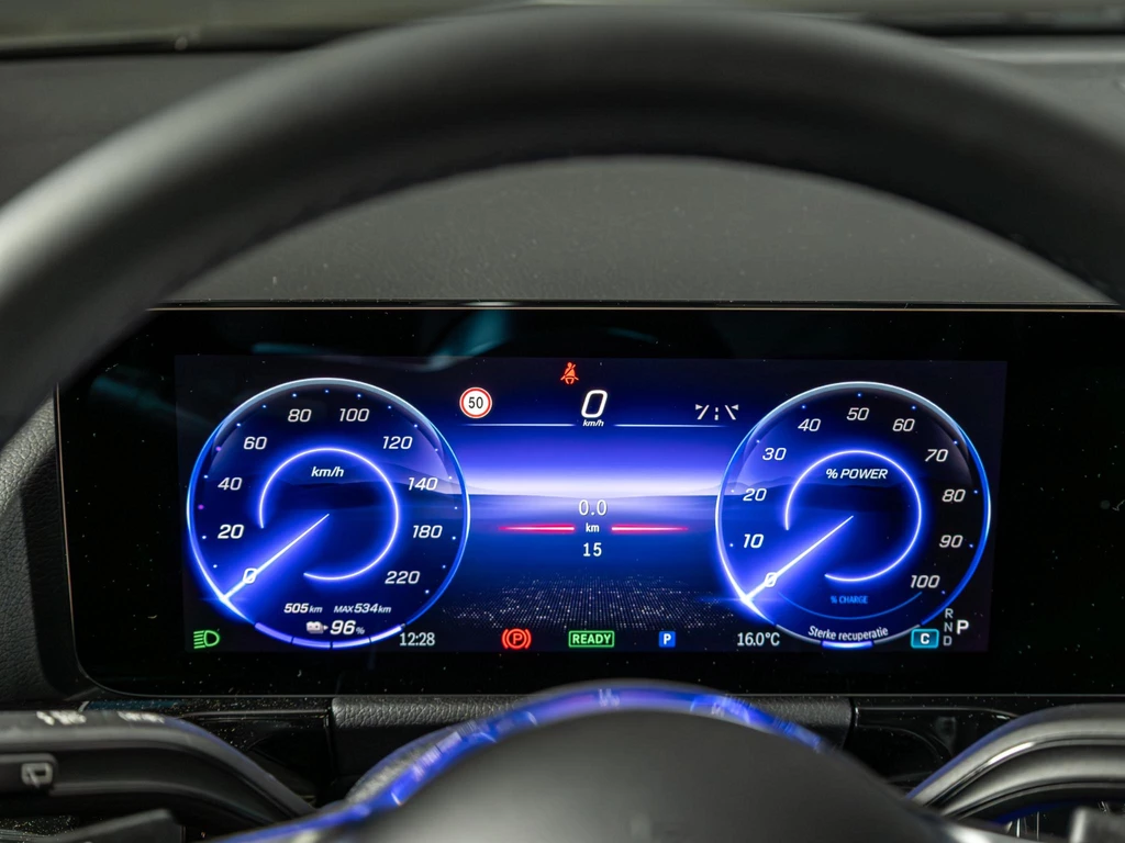Mercedes-Benz EQA – foto 14