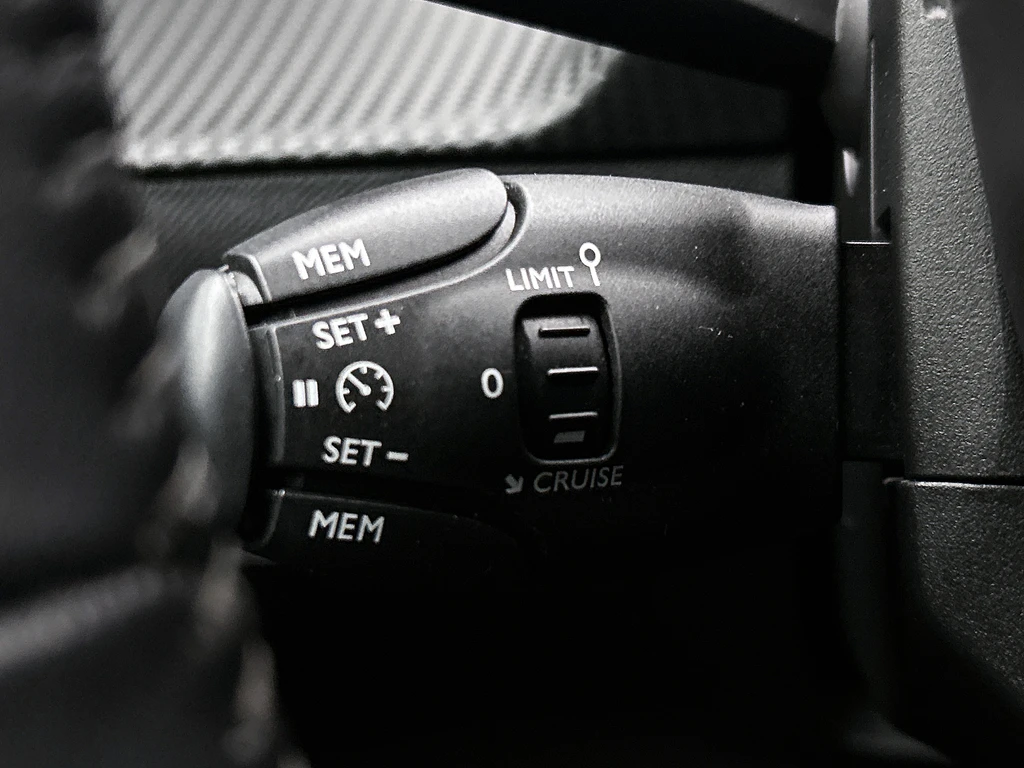 Peugeot e-208 – foto 7