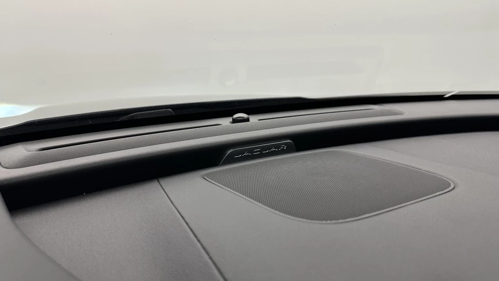 Jaguar XE – foto 54
