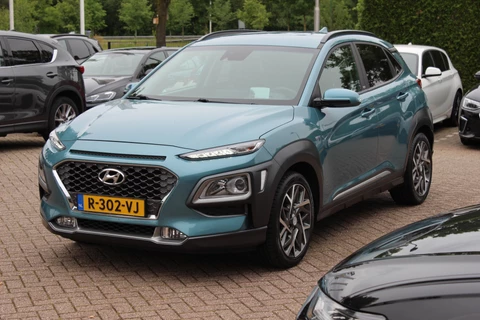 Hyundai Kona 1.6 GDI HEV Fashion Sky / Trekhaak / Camera / Head-up / KRELL Audio / Half Leder / 18'' / CarPay / Dodehoek / DAB / Cruise Control