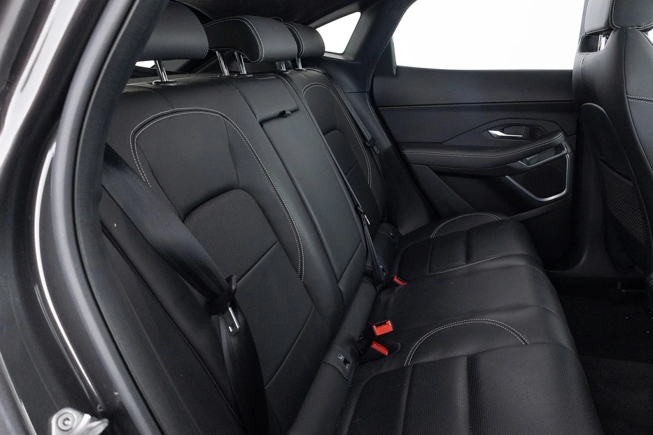Jaguar E-PACE – foto 19