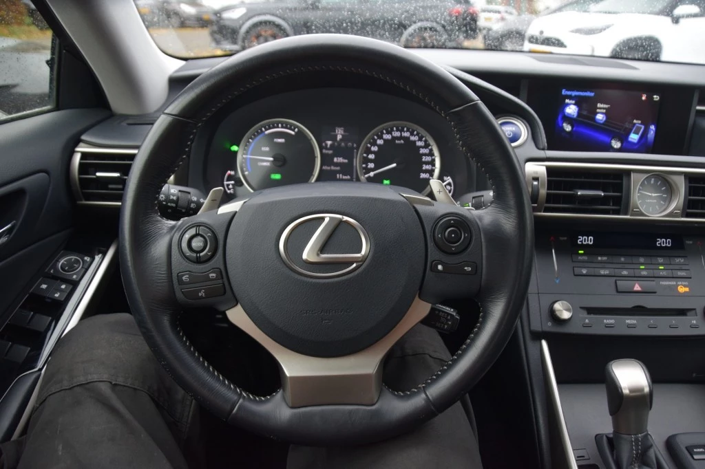 Lexus IS – foto 15