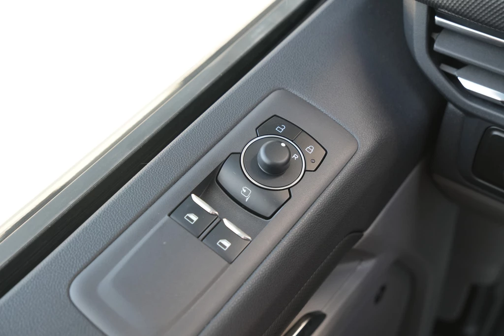 Ford E-Transit Custom – foto 18