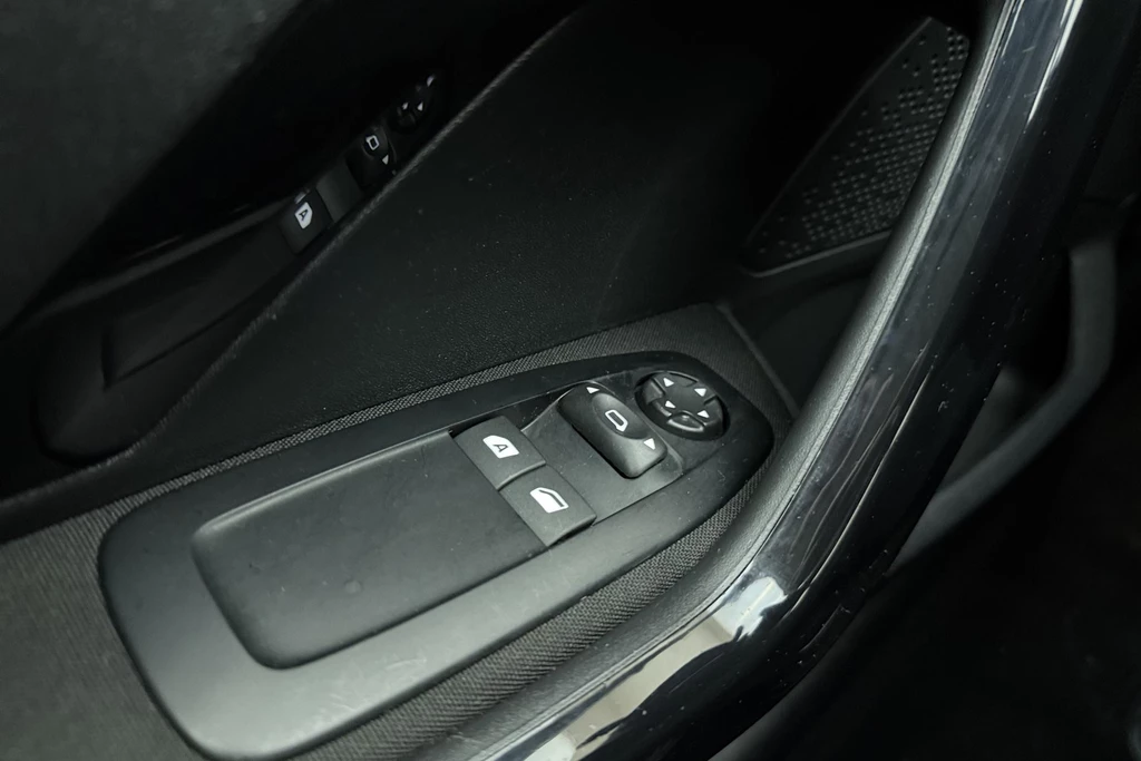Peugeot 208 – foto 18