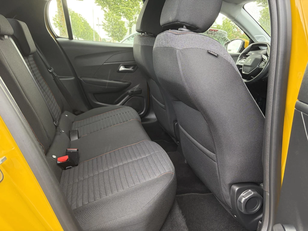 Peugeot 208 – foto 11