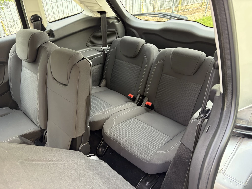 Ford Grand C-Max – foto 12