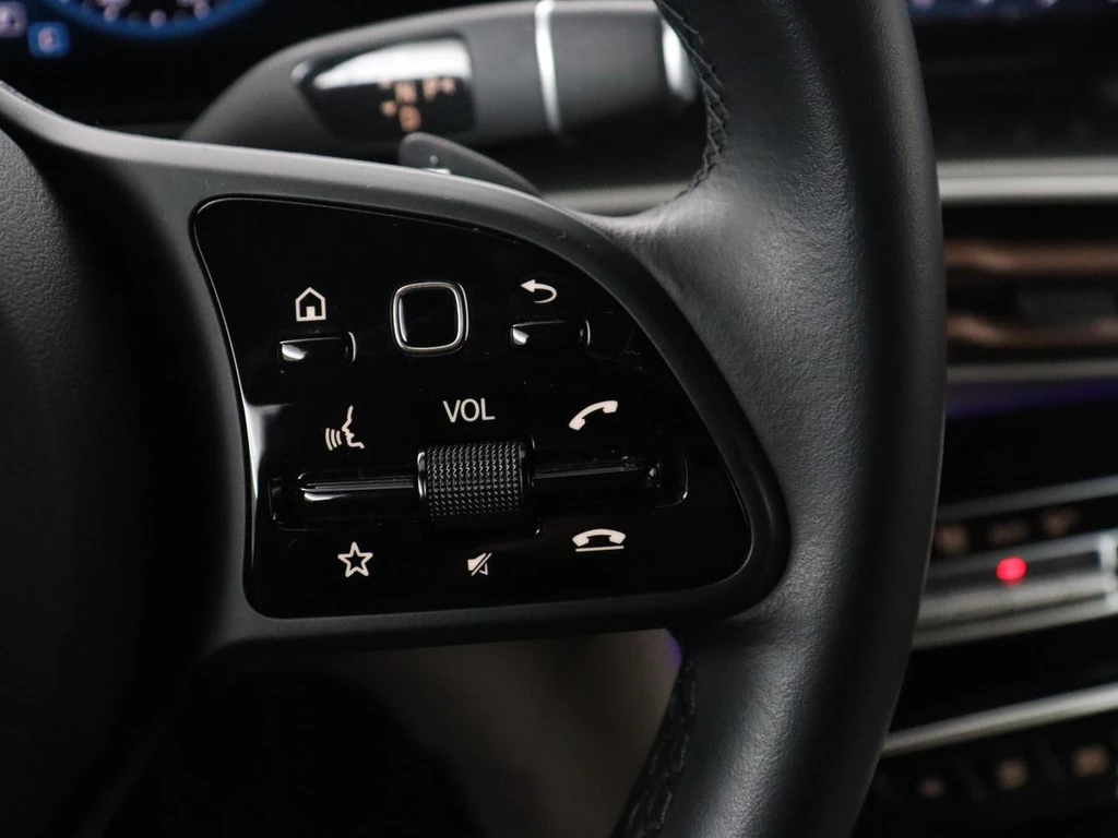 Mercedes-Benz EQC – foto 23