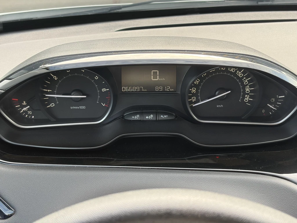 Peugeot 208 – foto 23