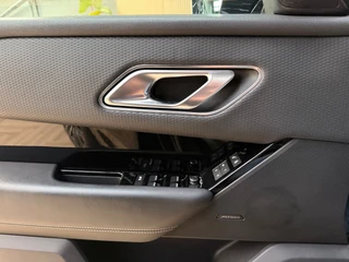 Land Rover Range Rover Velar – thumbnail 18