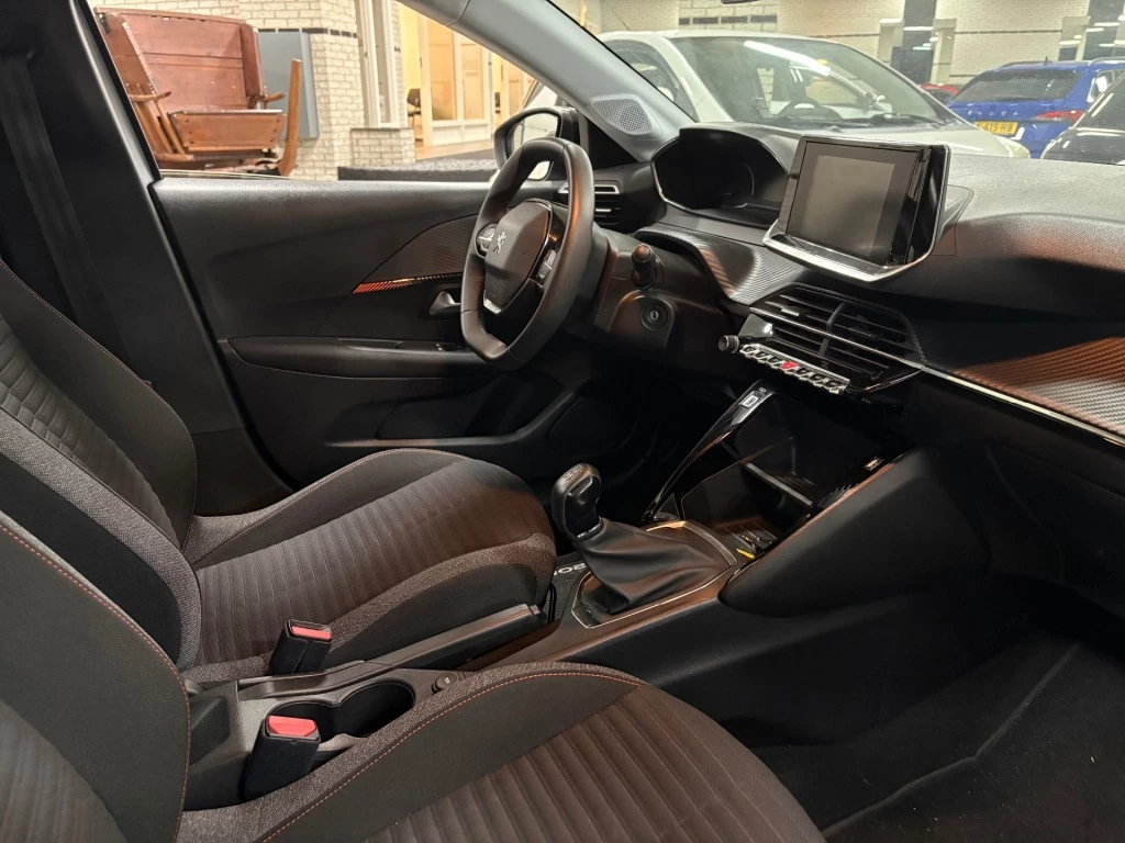 Peugeot 208 – foto 9