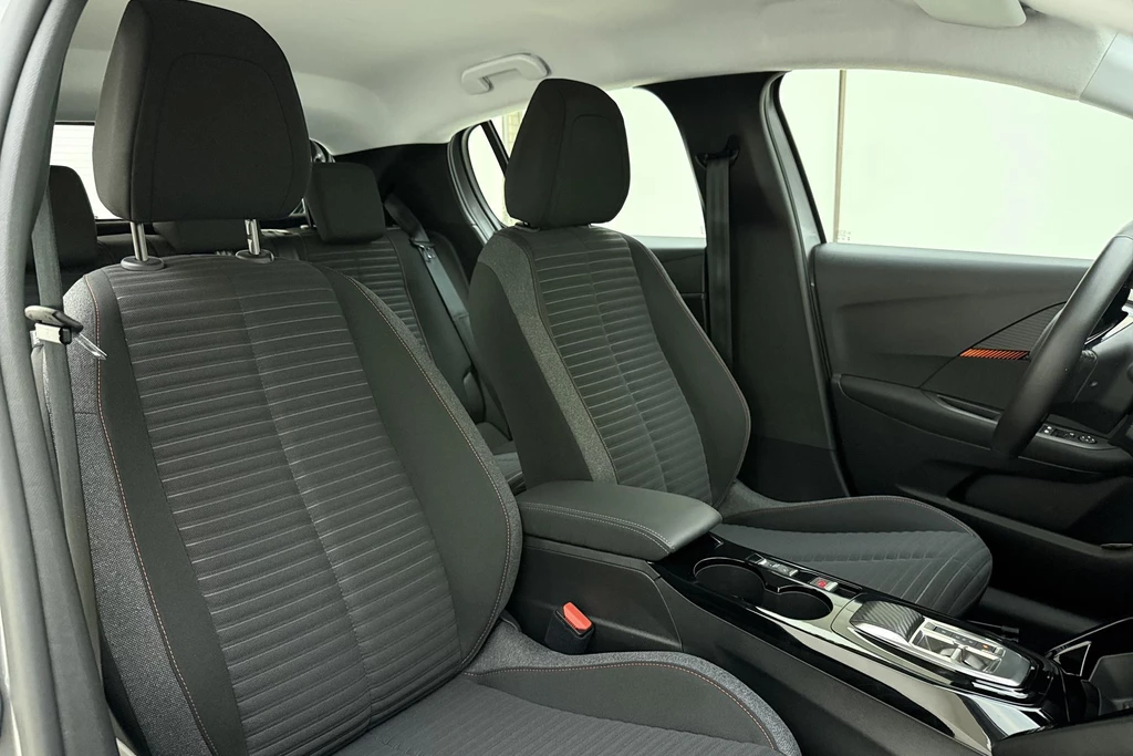 Peugeot e-208 – foto 11