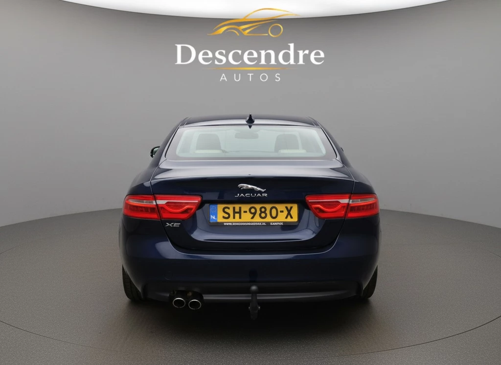 Jaguar XE – foto 4