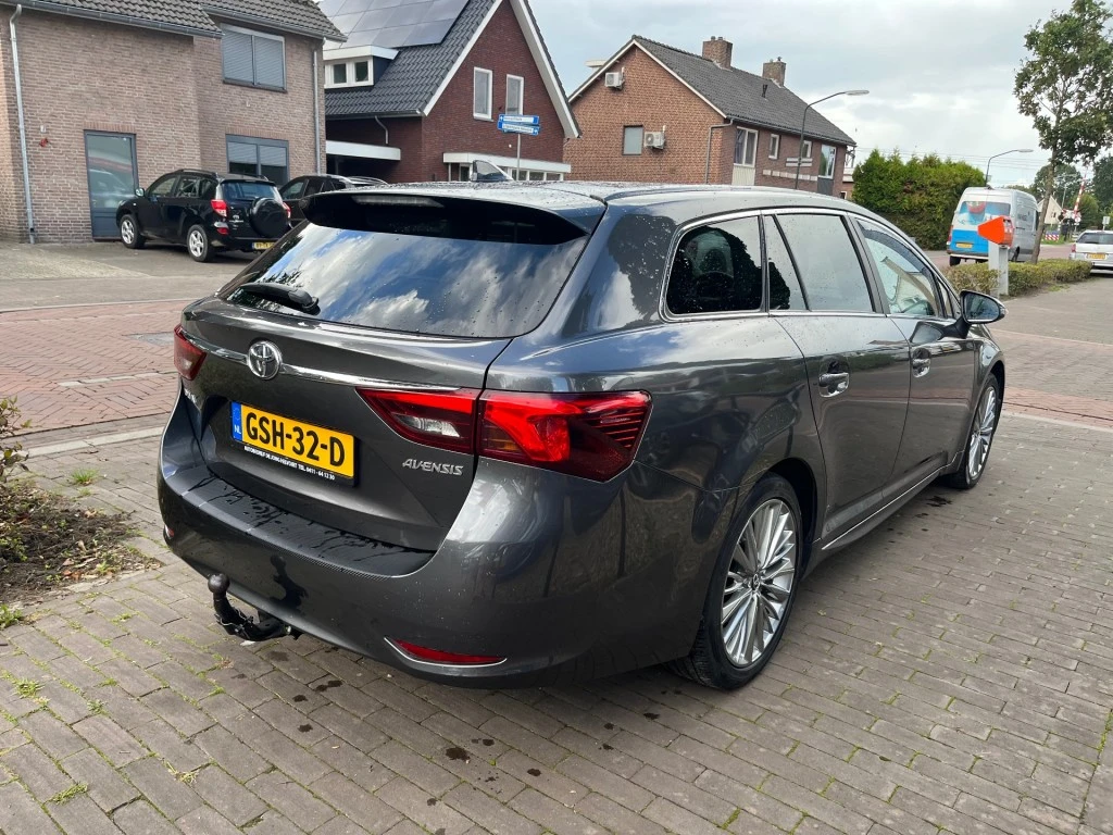 Toyota Avensis – foto 5