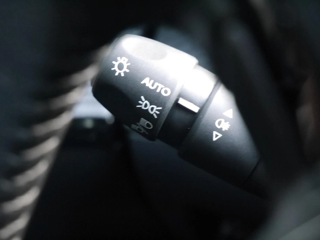 Peugeot 208 – foto 18