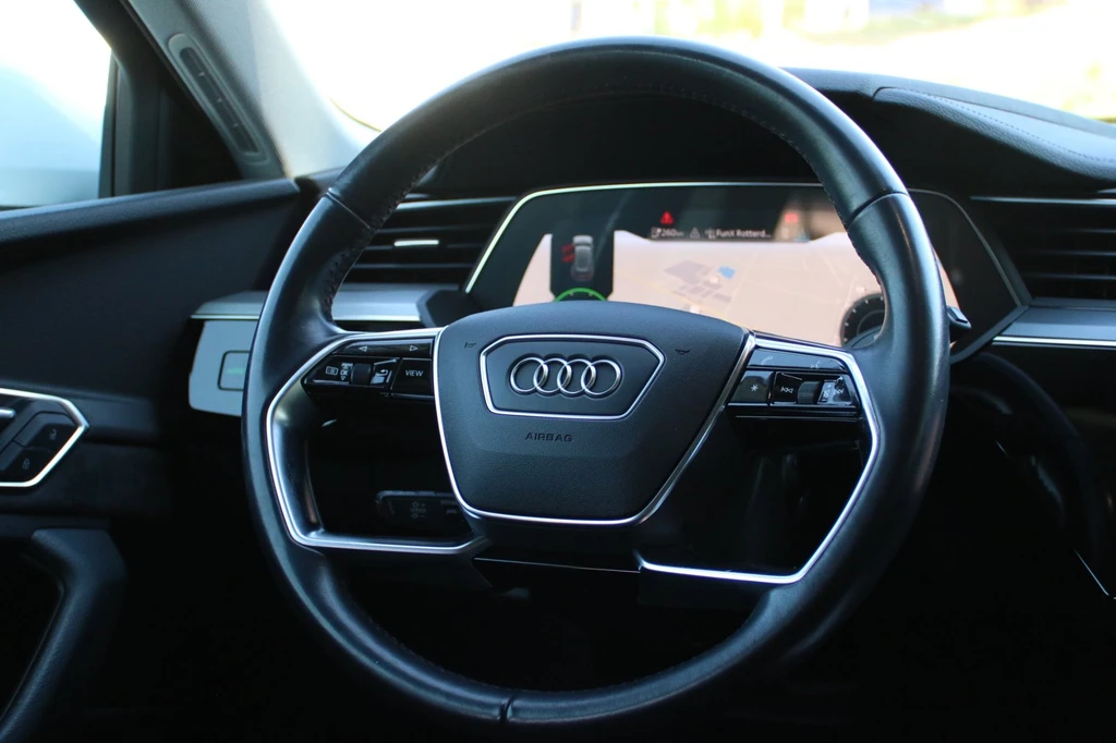 Audi e-tron – foto 11