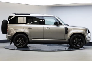 Land Rover Defender – thumbnail 6
