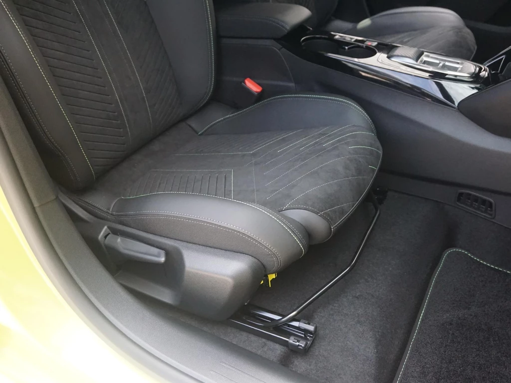 Peugeot e-208 – foto 39