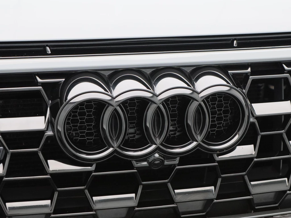 Audi RSQ3 – foto 11