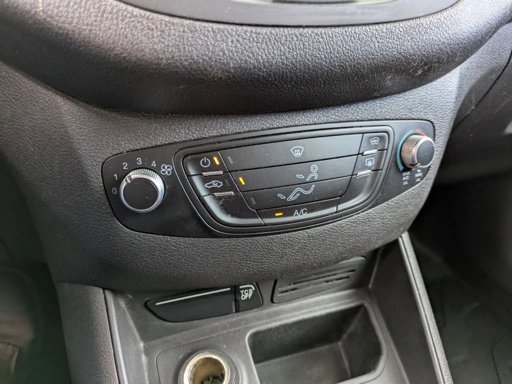 Ford Transit Courier – foto 18