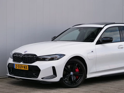 BMW 3 Serie Touring 320e M-sport 204 Pk Automaat Navi / DAB / Leer / Keyless / Pano-dak / Harman Kardon