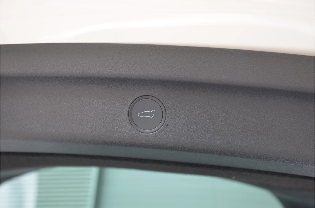Tesla Model Y – foto 32