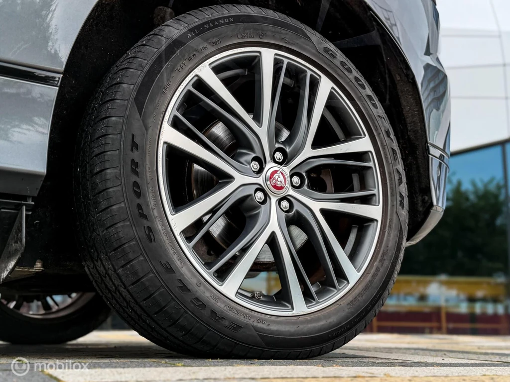 Jaguar I-PACE – foto 10