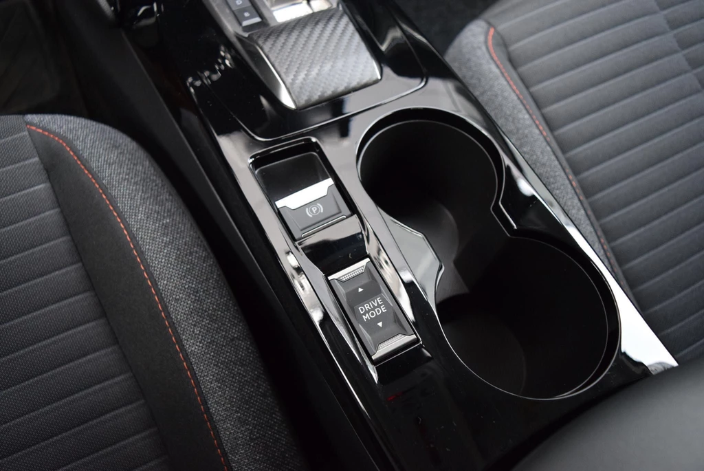 Peugeot e-208 – foto 17