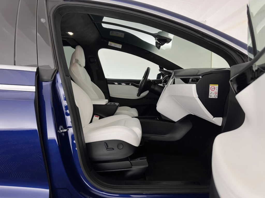 Tesla Model X – foto 15