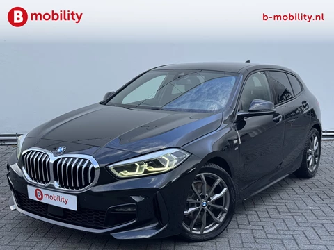 BMW 1 Serie 118d High Executive M-Sport Automaat Apple CarPlay | PDC V+A | Stoelverwarming | Cruise Control | DAB