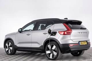 Volvo EX40 – thumbnail 2
